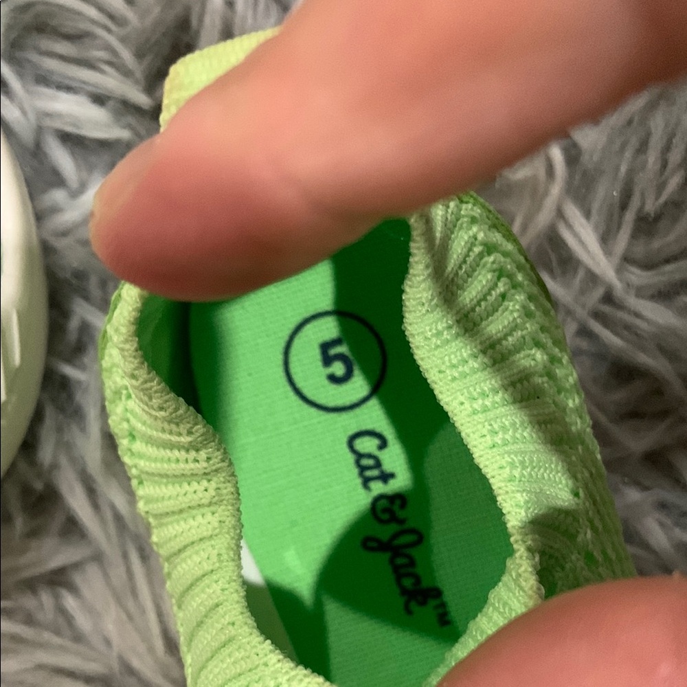 3/$15 Cat & Jack Green and White Slip-On Sneakers with Knit Fabric - Picture 2 of 5